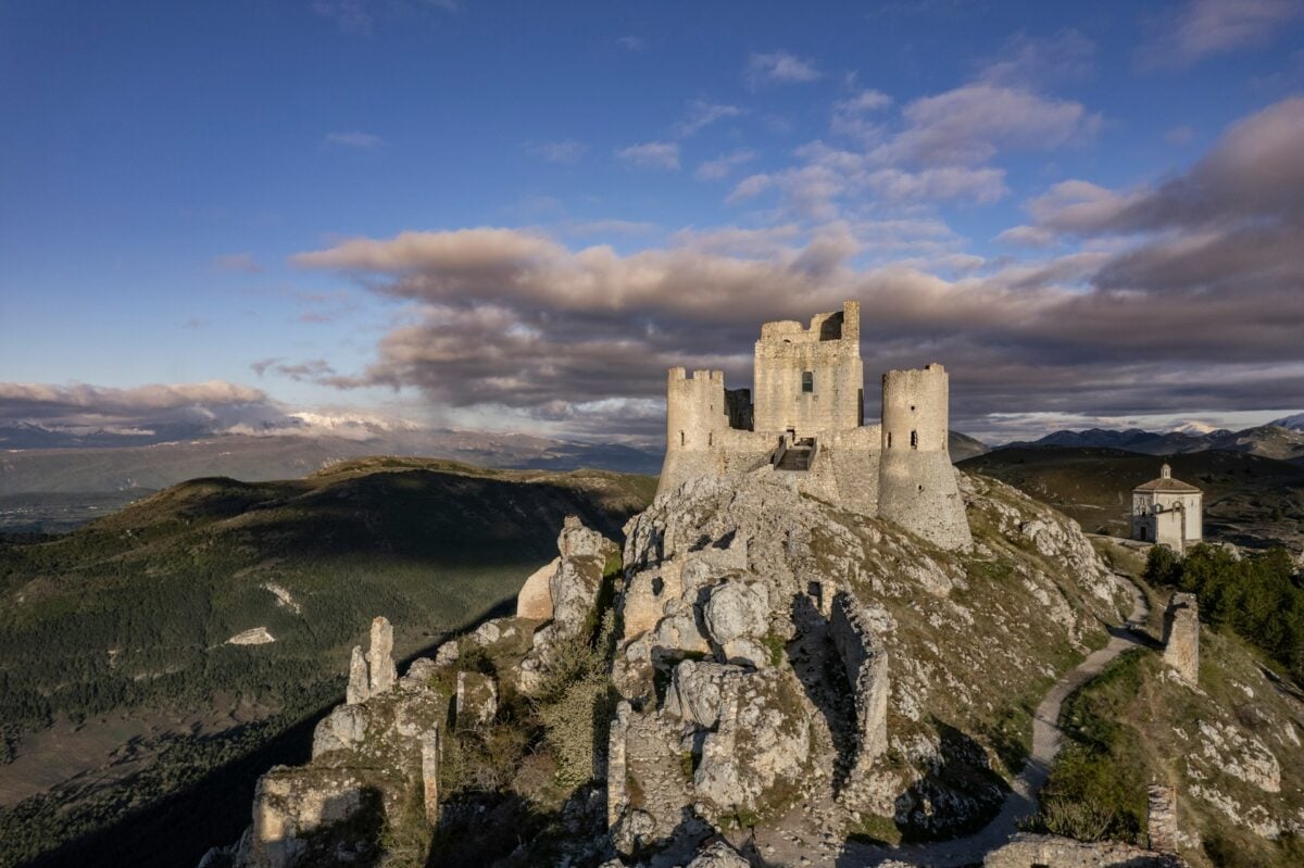 Weekend del Primo Maggio in Abruzzo: un itinerario di 2 giorni tra borghi e natura
