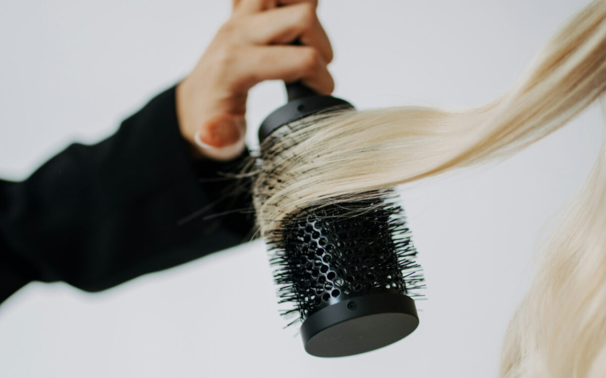 5 Consigli infallibili per ridare luce ai capelli dopo i mesi invernali