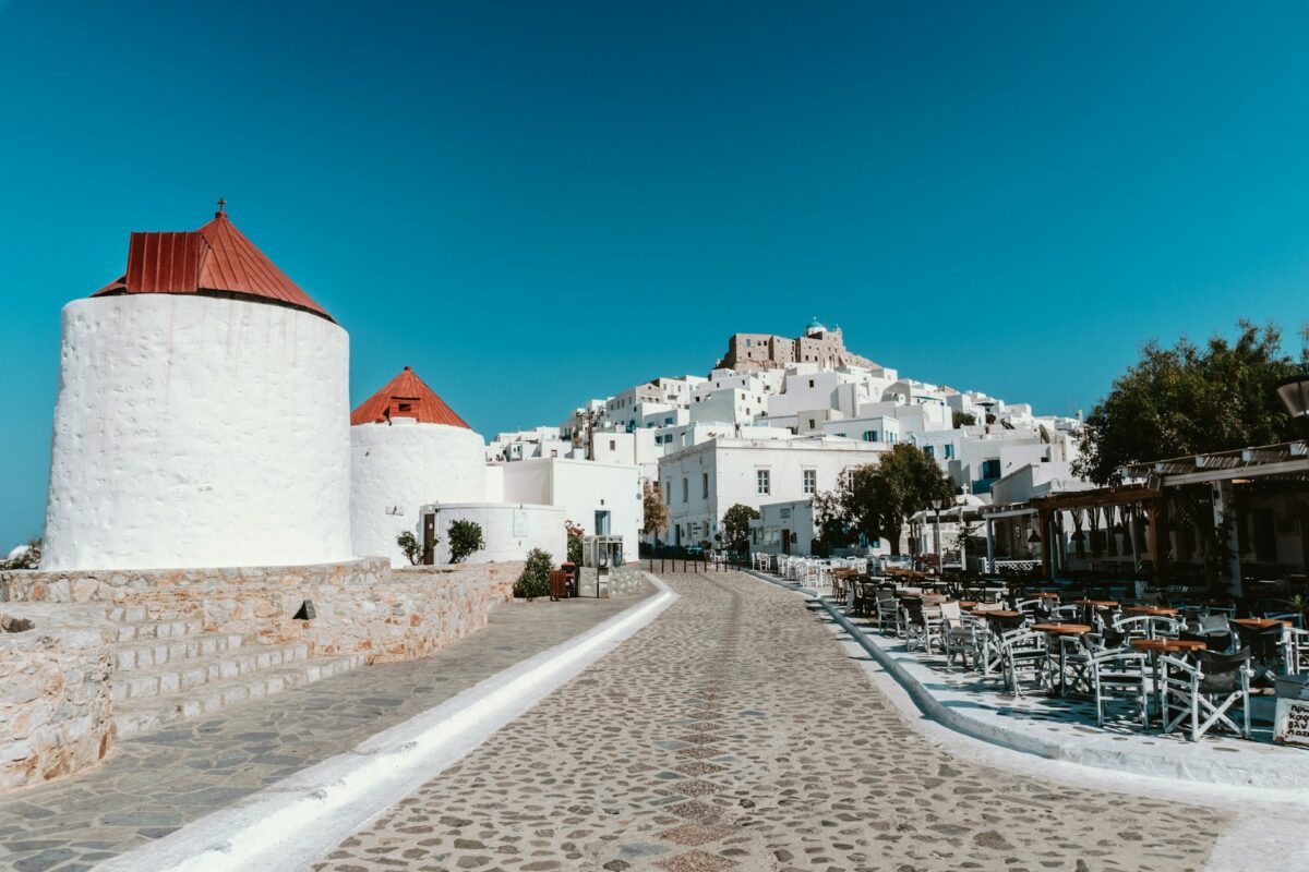 Altro che Mykonos e Santorini: 5 isole greche segrete che stanno conquistando i viaggiatori