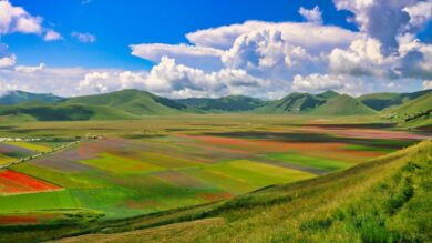 Castelluccio di Norcia e la Fiorita: quando visitare il borgo più colorato dell’Umbria