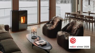 Eiko 365 di MCZ, la stufa a pellet capace di riscaldare e raffrescare, conquista il Red Dot Award: Product Design 2026