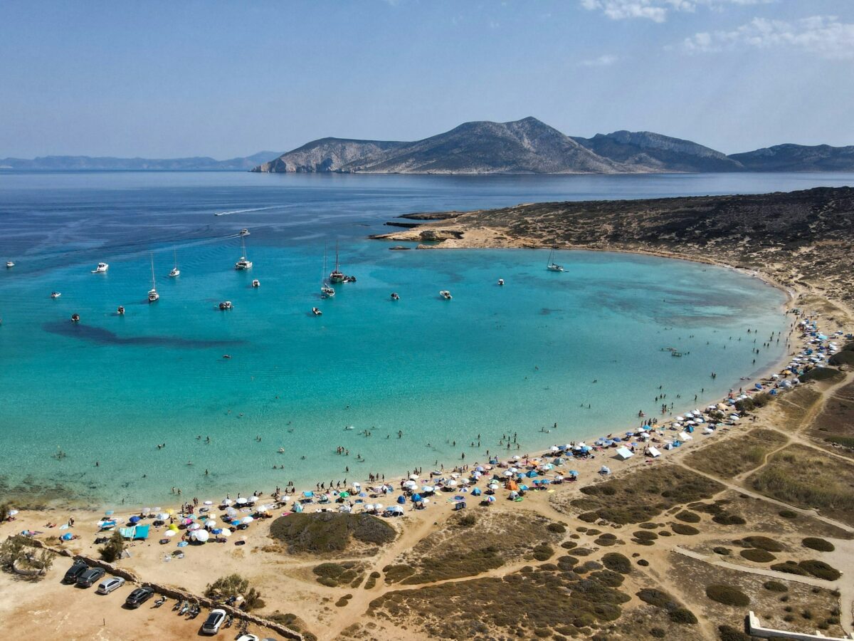 Altro che Mykonos e Santorini: 5 isole greche segrete che stanno conquistando i viaggiatori