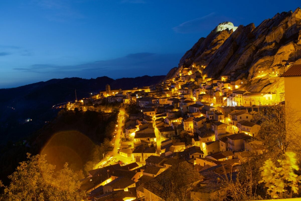 Ponte del 2 giugno al fresco: le migliori mete in Italia tra borghi e natura Ponte del 2 giugno al fresco: le migliori mete in Italia tra borghi e natura