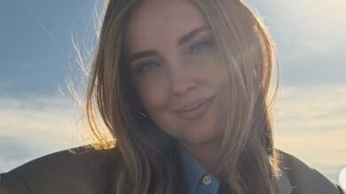 Chiara Ferragni, per il suo weekend al mare sceglie la maxi Chanel vintage: quanto costa?