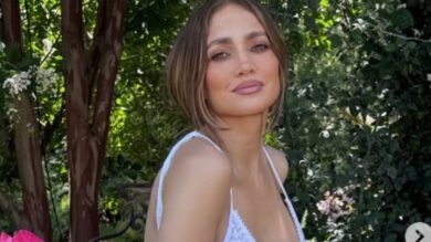 Jennifer Lopez è una dea con questo meraviglioso abito lungo bianco di un brand italiano FOTO
