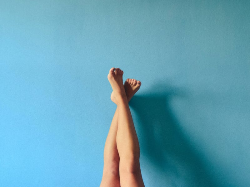 Grazie a questi 5 rimedi, non ho più le gambe gonfie e pesanti in Estate
