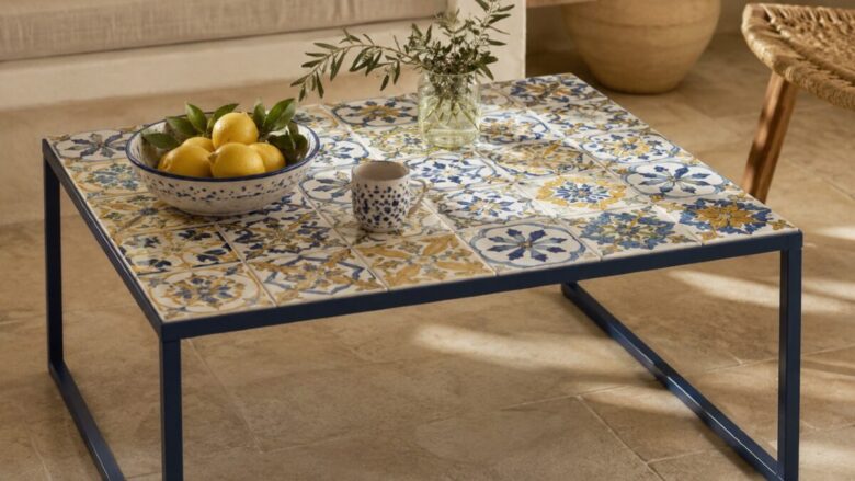 Mobili con piastrelle, la tendenza fai-da-te che trasforma la casa con stile e colore