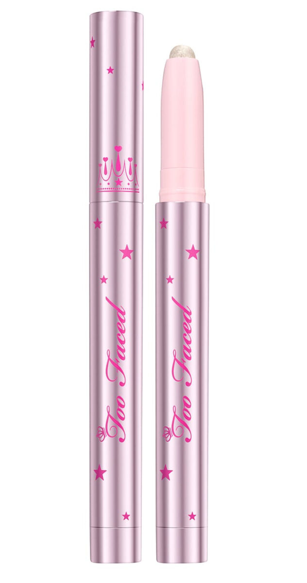 Tornano di moda gli ombretti in stick, l’alleato beauty per dei make up estivi impeccabili Tornano di moda gli ombretti in stick, l’alleato beauty per dei make up estivi impeccabili