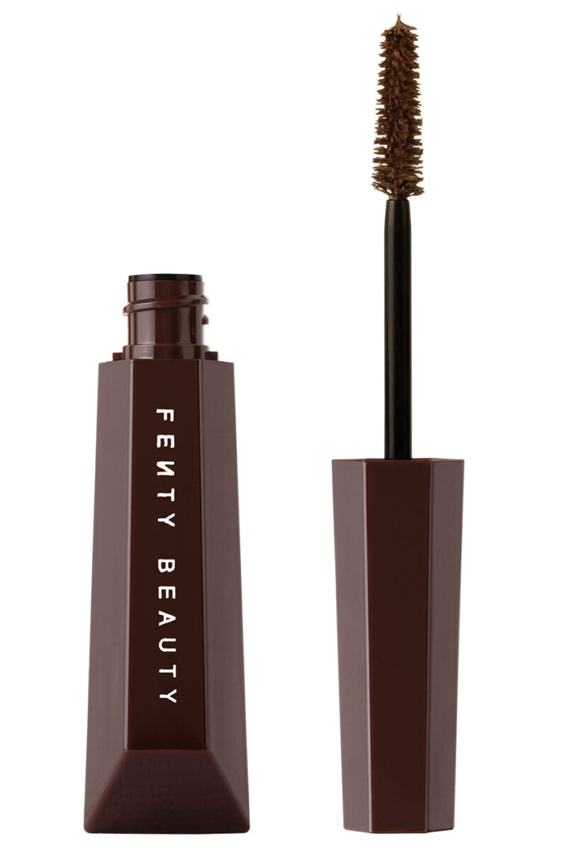 Il mascara marrone è il nuovo trend del momento, per uno sguardo deciso e femminile