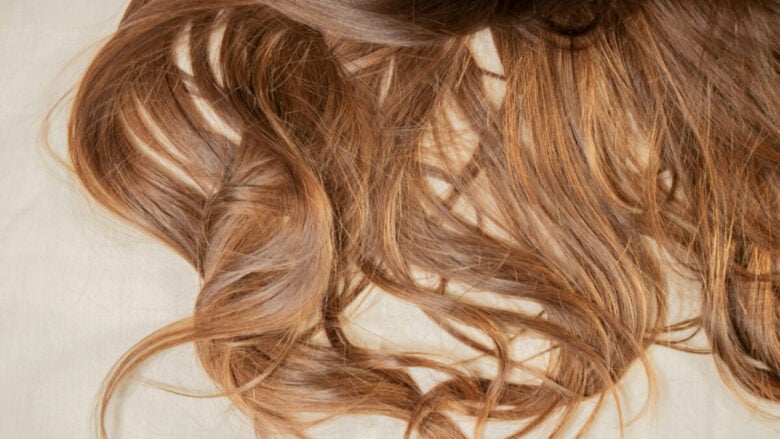 Bye Bye capelli spezzati: ecco 5 consigli da non perdere per una chioma sanissima
