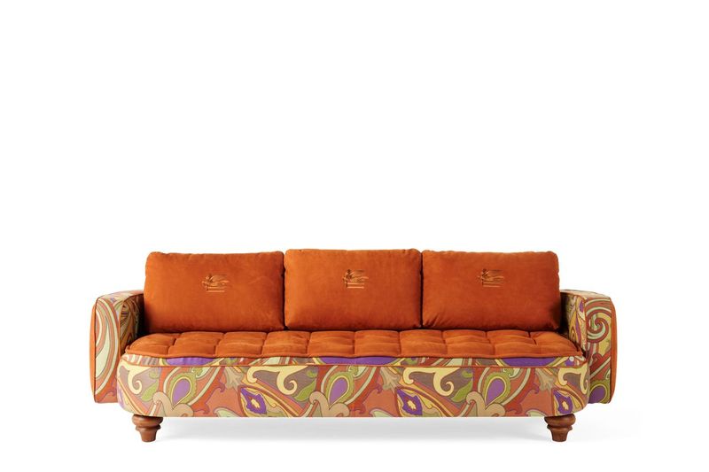 Etro Home Interiors Caresse: la nuova collezione di divani, poltrone e dormeuse ispirata all’Art Déco