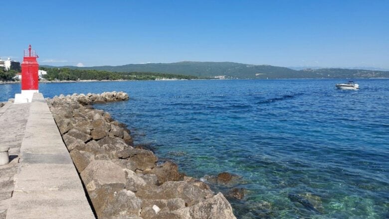 Krk, l’isola croata che sta conquistando tutti: un paradiso a due passi dall’Italia