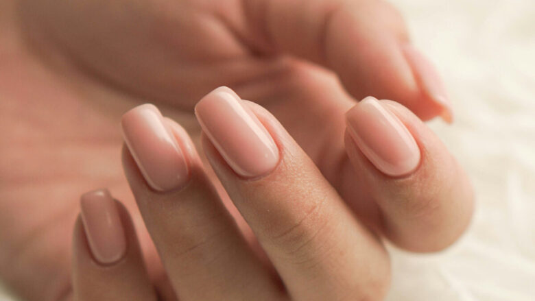 Sogni unghie eleganti e raffinate anche in Estate? Ecco 5 nail art super chic da non perdere…