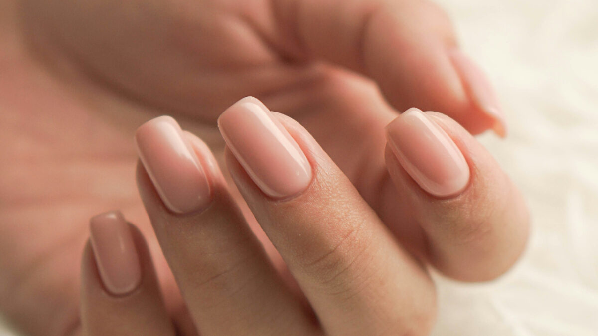Sogni unghie eleganti e raffinate anche in Estate? Ecco 5 nail art super chic da non perdere… Sogni unghie eleganti e raffinate anche in Estate? Ecco 5 nail art super chic da non perdere…