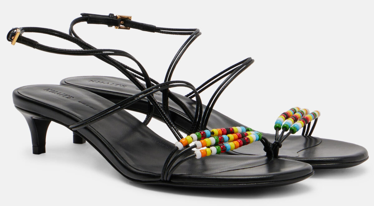 I sandali con perline si confermano le scarpe protagoniste dell’Estate 2026 I sandali con perline si confermano le scarpe protagoniste dell’Estate 2026