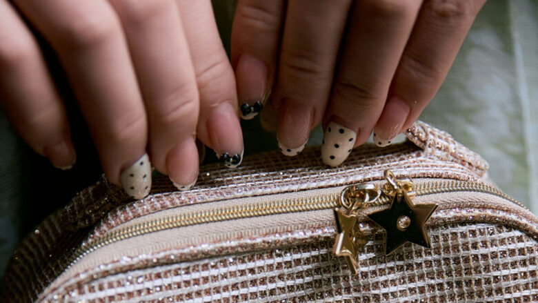 La manicure più bella dell’Estate? Quella a pois, simpatica e leggera