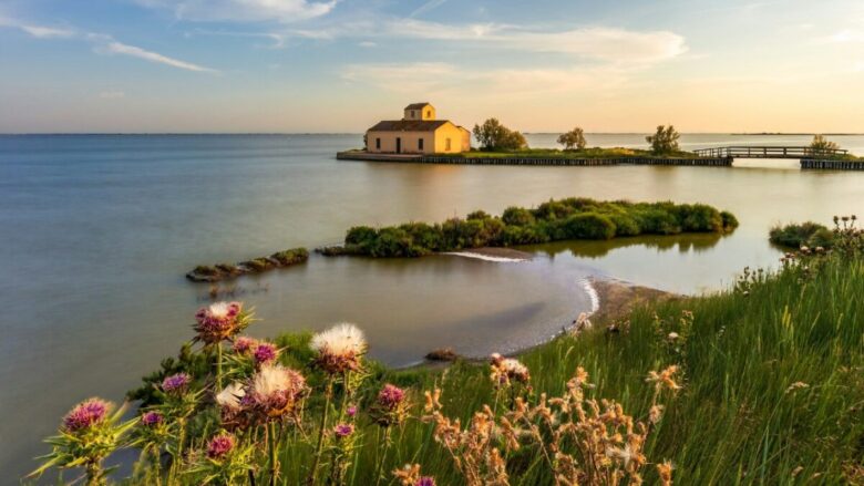 5 parchi naturali dell’Emilia-Romagna da visitare in estate tra laghi, cascate e panorami unici