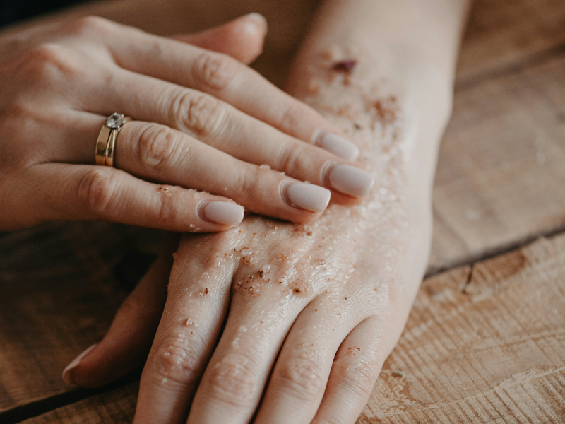 Scrub corpo fai da te? Ecco 5 ricette veloci e facili da replicare per una pelle al top Scrub corpo fai da te? Ecco 5 ricette veloci e facili da replicare per una pelle al top