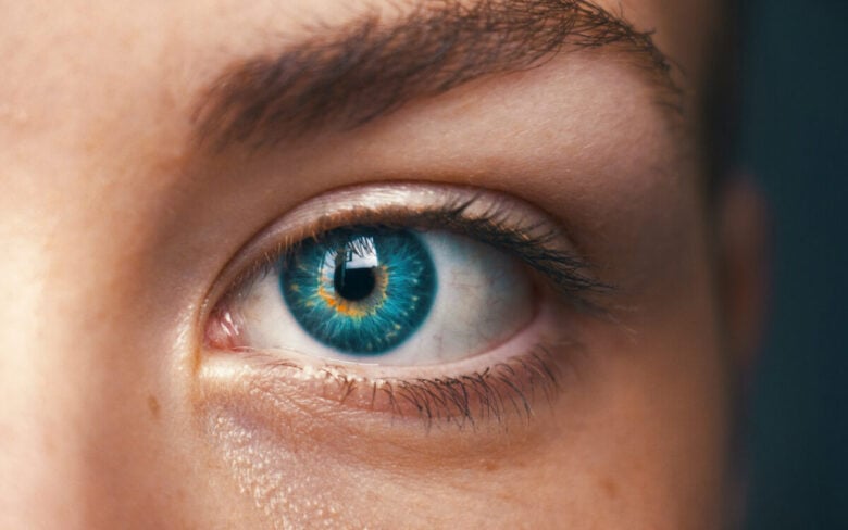SOS sguardo stanco? 5 step beauty essenziali che faranno davvero la differenza