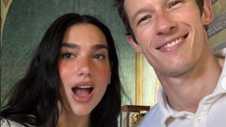 Dua Lipa lascia tutti senza fiato al pre-wedding cocktail party con un abito lungo bianco a sirena firmato Bottega Veneta