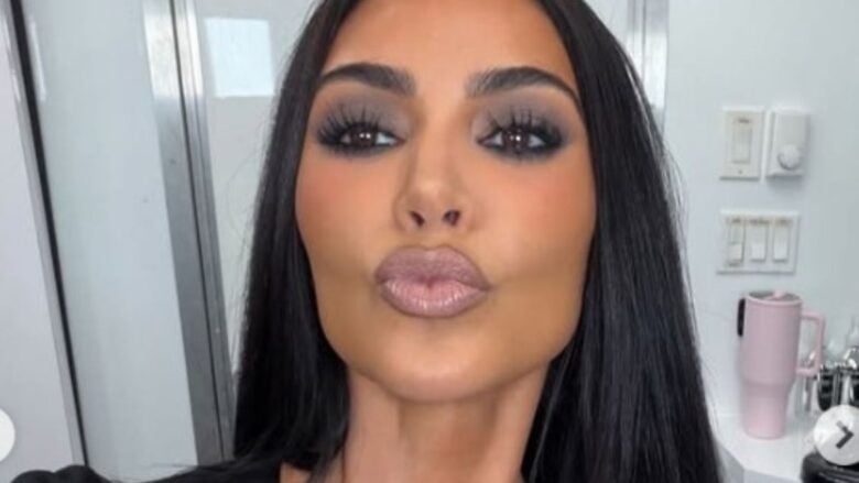 Kim Kardashian, a Monaco per il Gran Premio di F1 con un Look iconico firmato Gucci FOTO