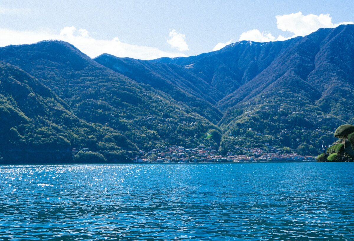 5 parchi naturali dell’Emilia-Romagna da visitare in estate tra laghi, cascate e panorami unici