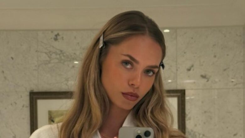 Laila Hasanovic sfila allo Stadio San Siro per Achille Lauro: eccola in passerella per la prima collezione del cantante con Dondup