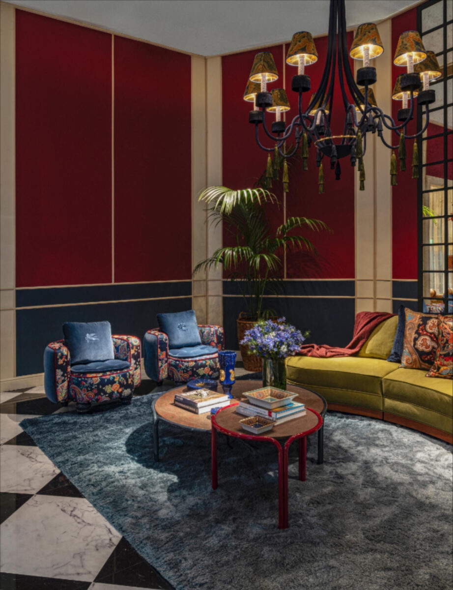 Etro Home Interiors Caresse: la nuova collezione di divani, poltrone e dormeuse ispirata all’Art Déco