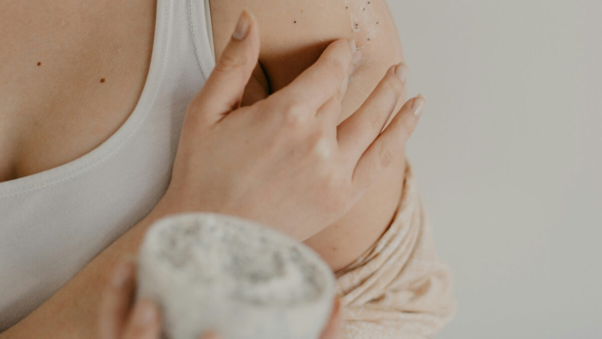 Scrub corpo fai da te? Ecco 5 ricette veloci e facili da replicare per una pelle al top Scrub corpo fai da te? Ecco 5 ricette veloci e facili da replicare per una pelle al top