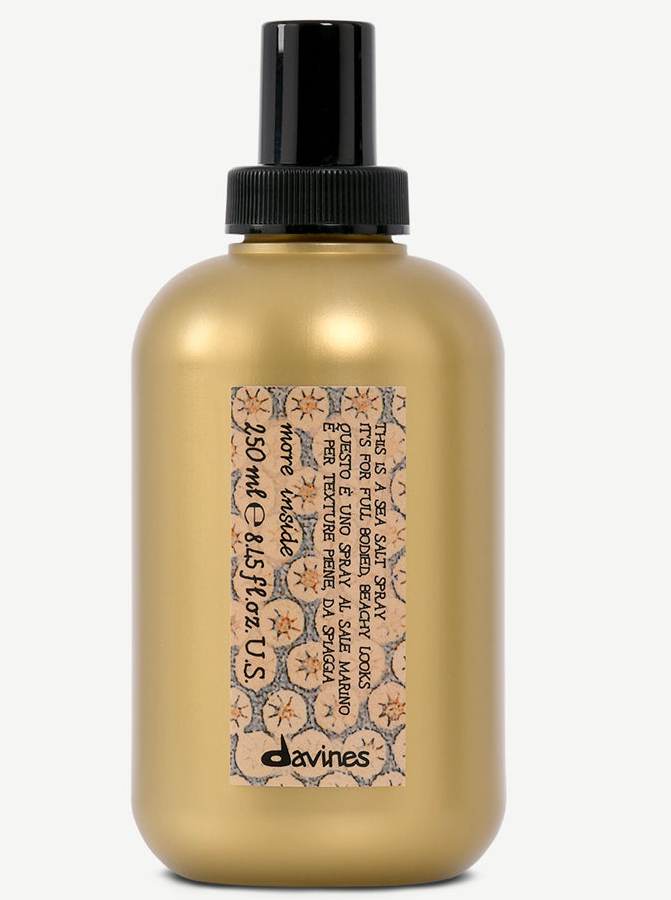 Sono gli spray capelli al sale l’alleato beauty dell’Estate 2026, per beach waves impeccabili