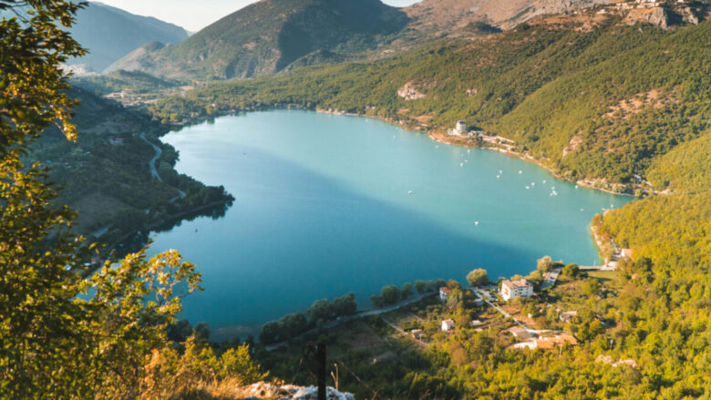 I borghi di montagna più belli dell’Abruzzo dove rifugiarsi dal caldo estivo