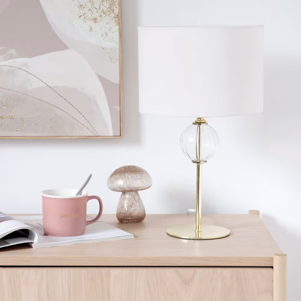 Lampade dorate Maisons du Monde: i modelli più eleganti per illuminare la casa con stile Lampade dorate Maisons du Monde: i modelli più eleganti per illuminare la casa con stile