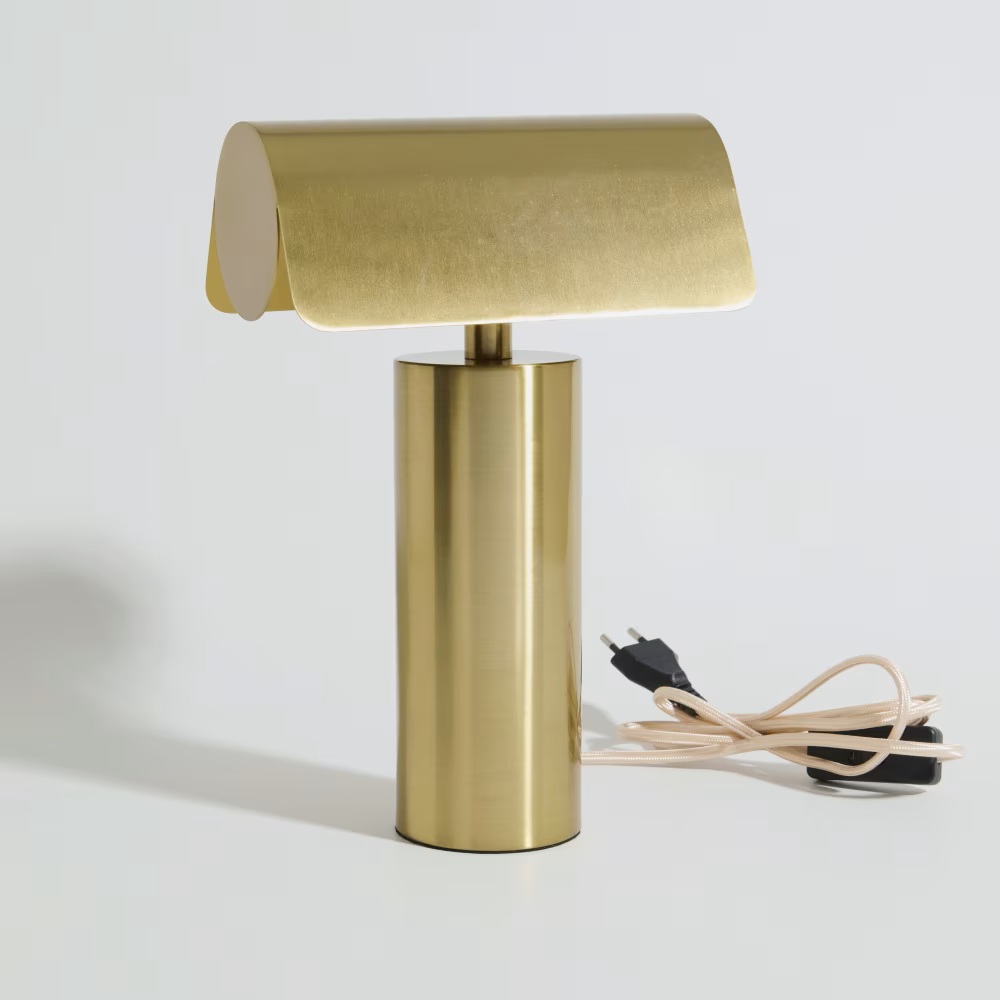 Lampade dorate Maisons du Monde: i modelli più eleganti per illuminare la casa con stile Lampade dorate Maisons du Monde: i modelli più eleganti per illuminare la casa con stile