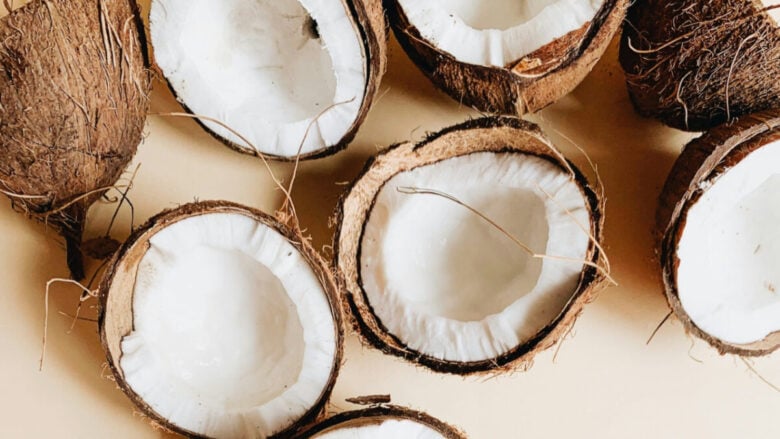 I profumi al cocco più gettonati dell’Estate se vuoi lasciare la scia
