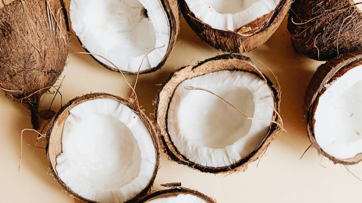 I profumi al cocco più gettonati dell’Estate se vuoi lasciare la scia I profumi al cocco più gettonati dell’Estate se vuoi lasciare la scia