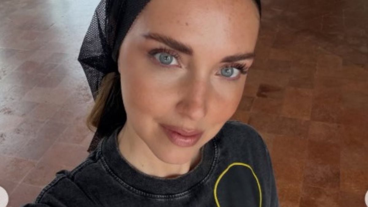 Chiara Ferragni sfoggia il coordinato perfetto per l’estate: da copiare subito! Chiara Ferragni sfoggia il coordinato perfetto per l’estate: da copiare subito!