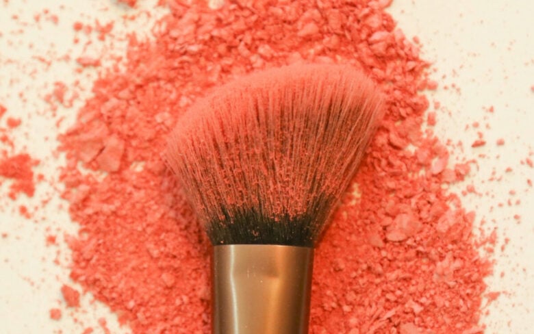 Grazie a questi consigli, puoi far durare il Blush più a lungo senza ritocchi continui