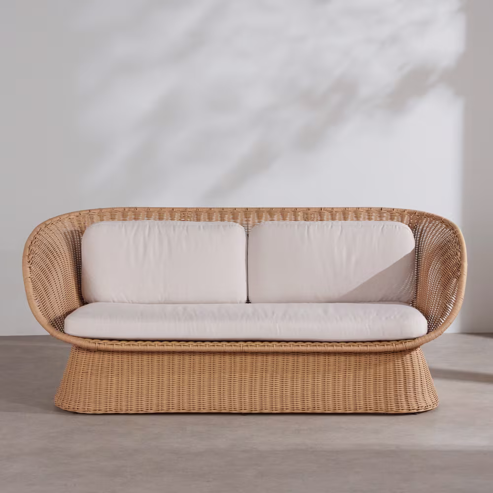 È appena arrivato da Maisons du Monde ma è già scontato: il divano da giardino che sta facendo impazzire gli amanti dell’outdoor È appena arrivato da Maisons du Monde ma è già scontato: il divano da giardino che sta facendo impazzire gli amanti dell’outdoor