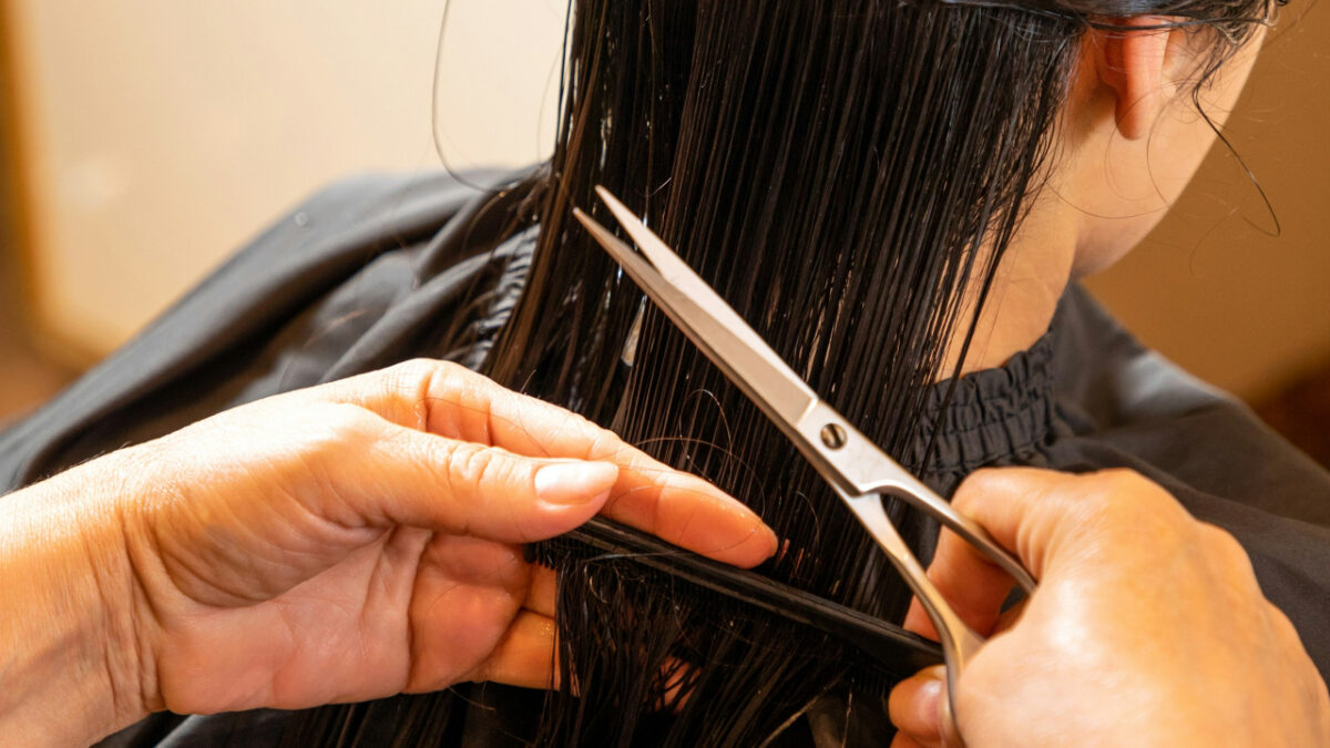 Parlano gli esperti: i consigli infallibili per far crescere i capelli più sani e velocemente Parlano gli esperti: i consigli infallibili per far crescere i capelli più sani e velocemente