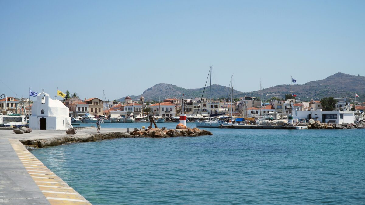 Non solo Atene! Questa piccola Isola è la meta ideale per scoprire la Grecia più autentica… Non solo Atene! Questa piccola Isola è la meta ideale per scoprire la Grecia più autentica…