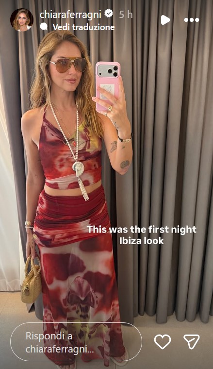 Chiara Ferragni sfoggia il coordinato due pezzi di super tendenza per questa stagione: da copiare subito! Chiara Ferragni sfoggia il coordinato due pezzi di super tendenza per questa stagione: da copiare subito!
