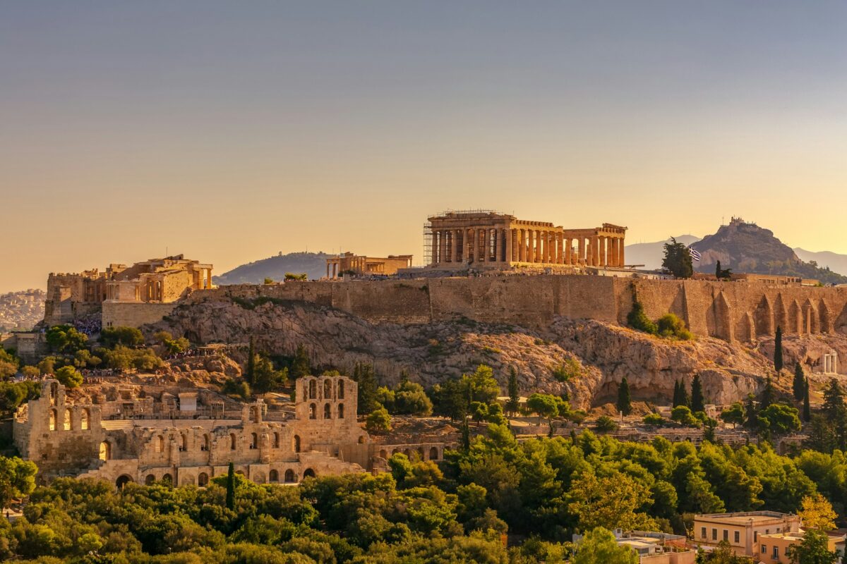 Atene non è solo l’Acropoli: 7 luoghi da vedere per scoprire davvero la città