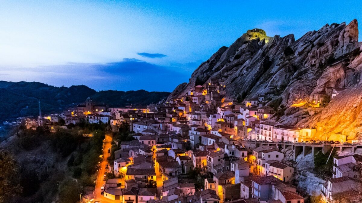 Un weekend d’autunno in uno dei borghi più belli d’Italia: cosa vedere e cosa fare Un weekend d’autunno in uno dei borghi più belli d’Italia: cosa vedere e cosa fare