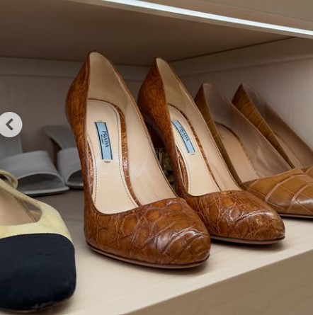 Chiara Ferragni mostra sui social un paio di scarpe del suo archivio personale firmate Prada: ecco quanto costano Chiara Ferragni mostra sui social un paio di scarpe del suo archivio personale firmate Prada: ecco quanto costano