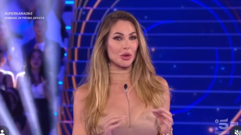 Ilary Blasi, total nude Look per la terza puntata del Grande Fratello Vip