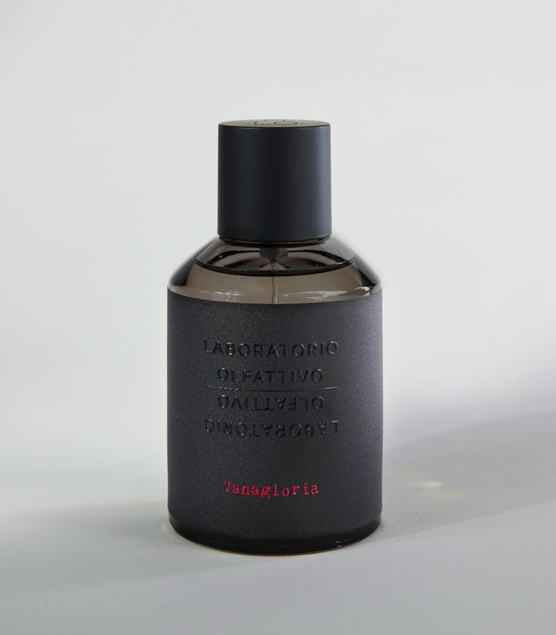 Profumi di Halloween: 6 fragranze tra mistero, fumo e tentazione Profumi di Halloween: 6 fragranze tra mistero, fumo e tentazione