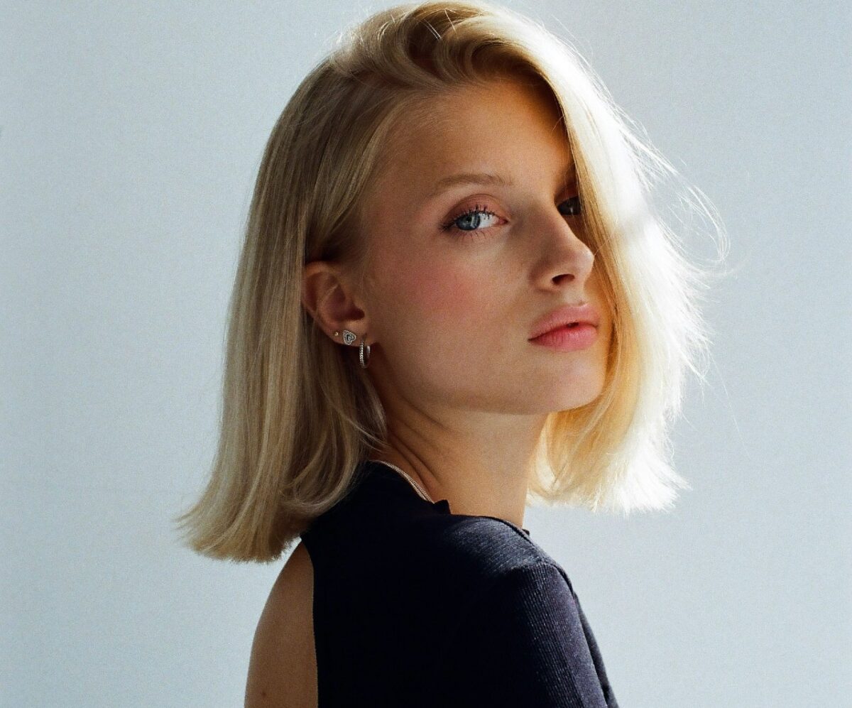 Capelli biondi, la nuance di tendenza che illumina il viso e valorizza ogni taglio Capelli biondi, la nuance di tendenza che illumina il viso e valorizza ogni taglio