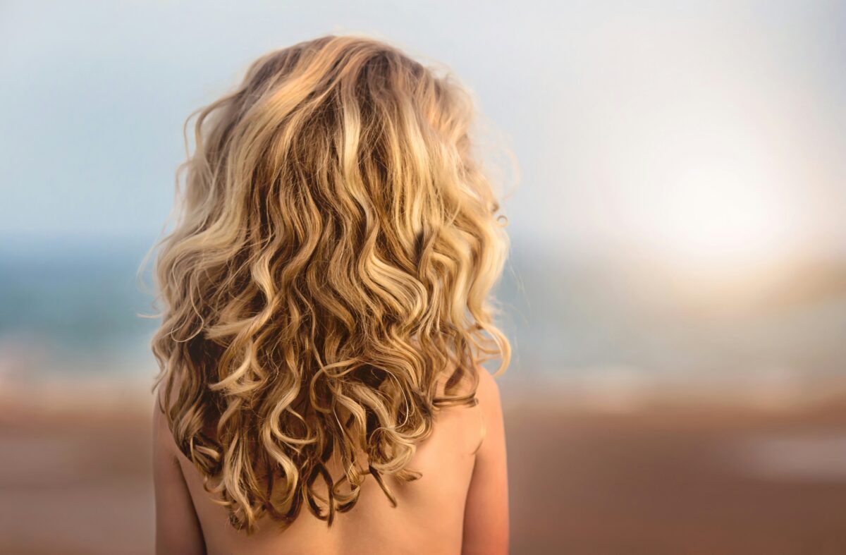 Capelli biondi, la nuance di tendenza che illumina il viso e valorizza ogni taglio Capelli biondi, la nuance di tendenza che illumina il viso e valorizza ogni taglio